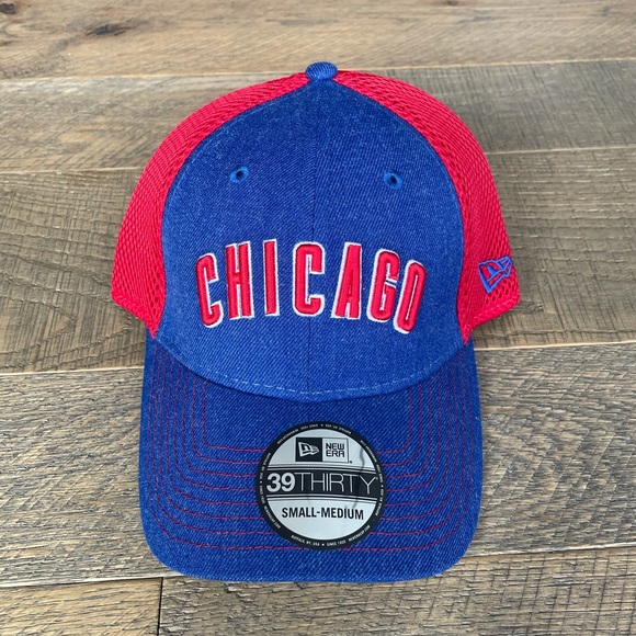 Chicago Cubs Fitted Hat - Picture 1 of 3